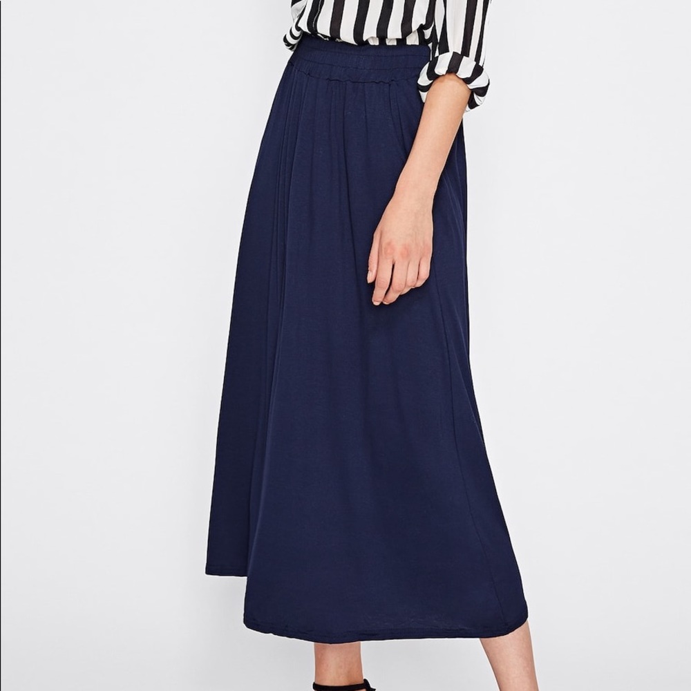 🆕Blue crinkle swing midi skirt - Picture 3 of 7